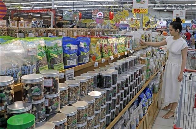 Retail sales of consumer goods, services up 10.9% in H1