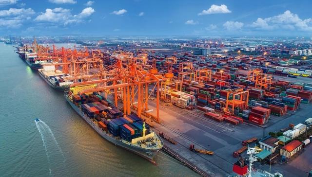 Việt Nam achieves 20.19b trade surplus in eight months