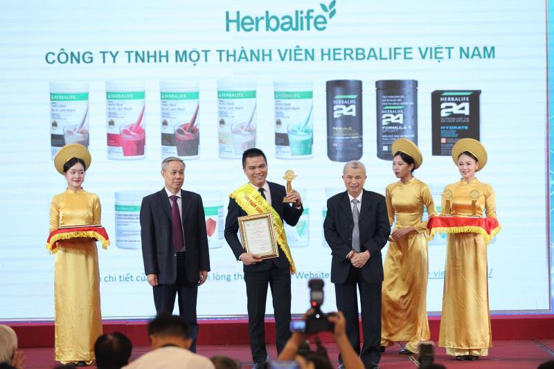Herbalife Vietnam wins Golden Product for Public Health Award 2023