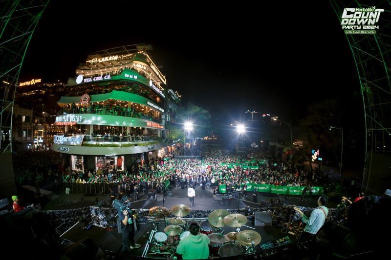 Herbalife Vietnam sponsors New Year 2024 celebration in Hà Nội