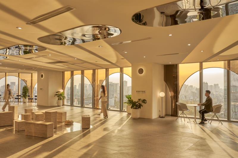 Sun Life among top three life insurance companies with largest charter capital in VN