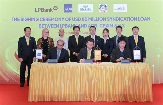 ADB, LPBank sign 80 million loan package to support women-owned SMEs in Việt Nam