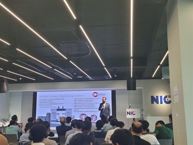 Hà Nội hosts its first Aerospace and Defence Manufacturing Innovation Day