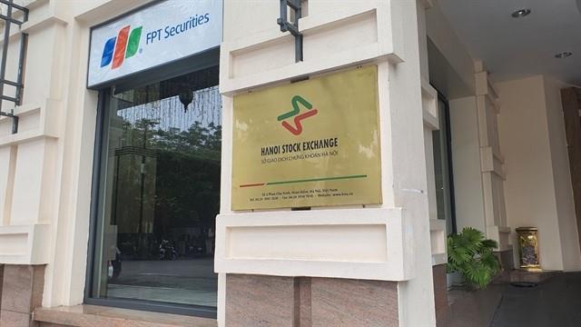 Foreign outflows amid lack of new draws for Việt Nam